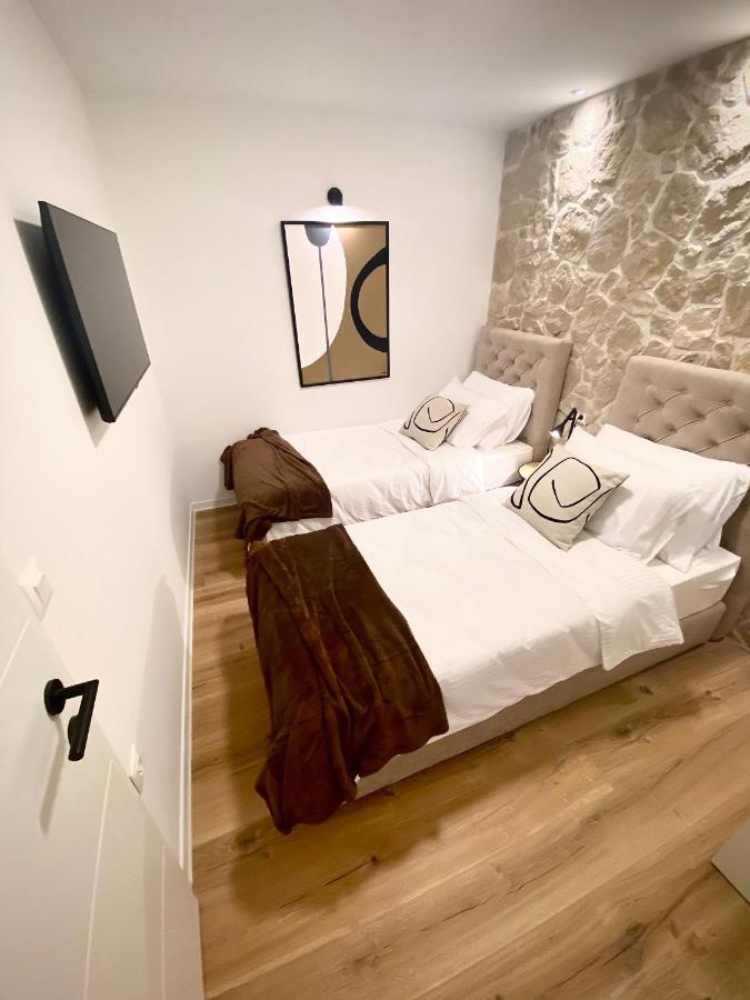 Apartment City Walls In Old Town Of Rovinj Exterior photo