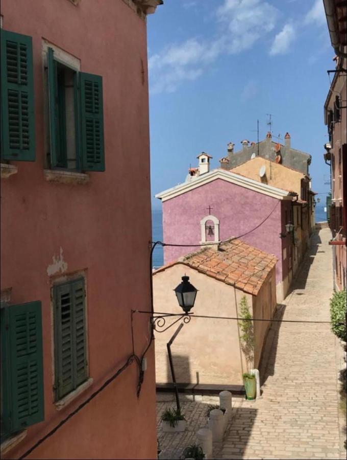 Apartment City Walls In Old Town Of Rovinj Exterior photo